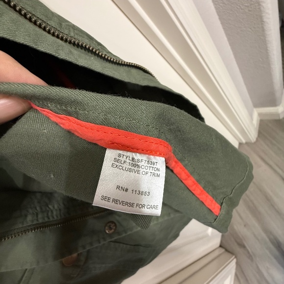 41 Hawthorn Vest Jacket in green with hood - Picture 2 of 9